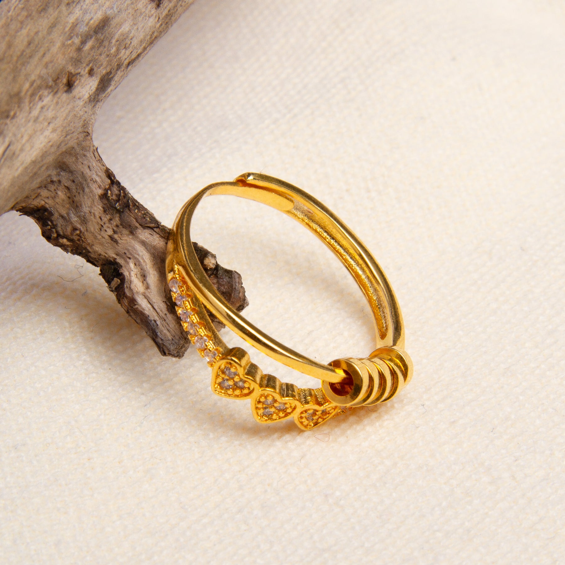 Anel Anti Ansiedade Três Corações Banhado a Ouro 18k