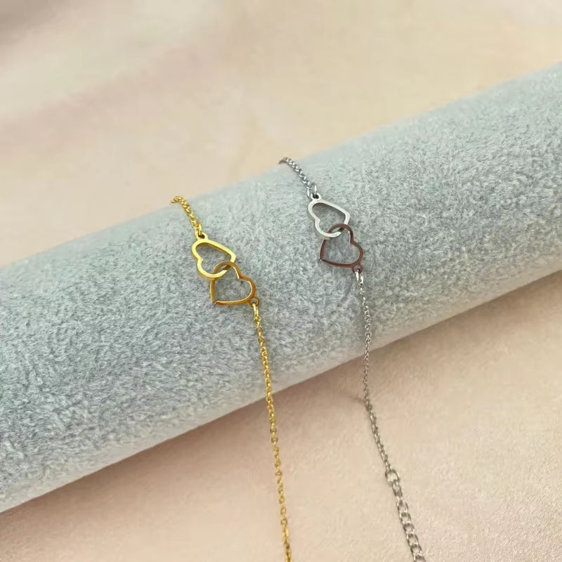Pulseira Duplo Coração Entrelaçados Banhado a Ouro 18k