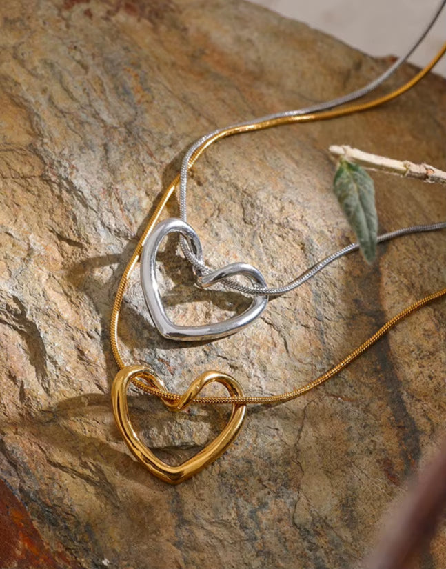 Colar Coração Sereno Banhado a Ouro 18k