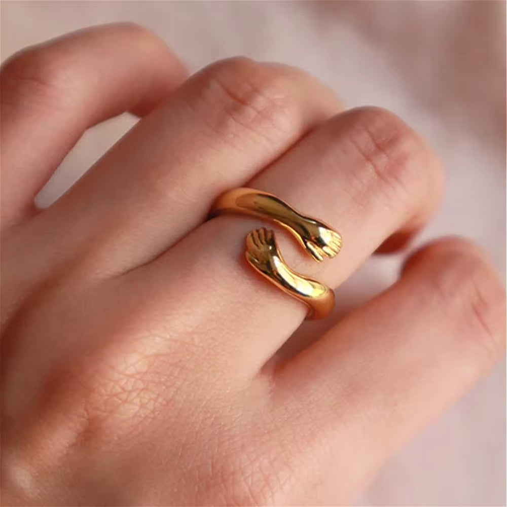 Anel Abraço Eterno Banhado a Ouro 18k